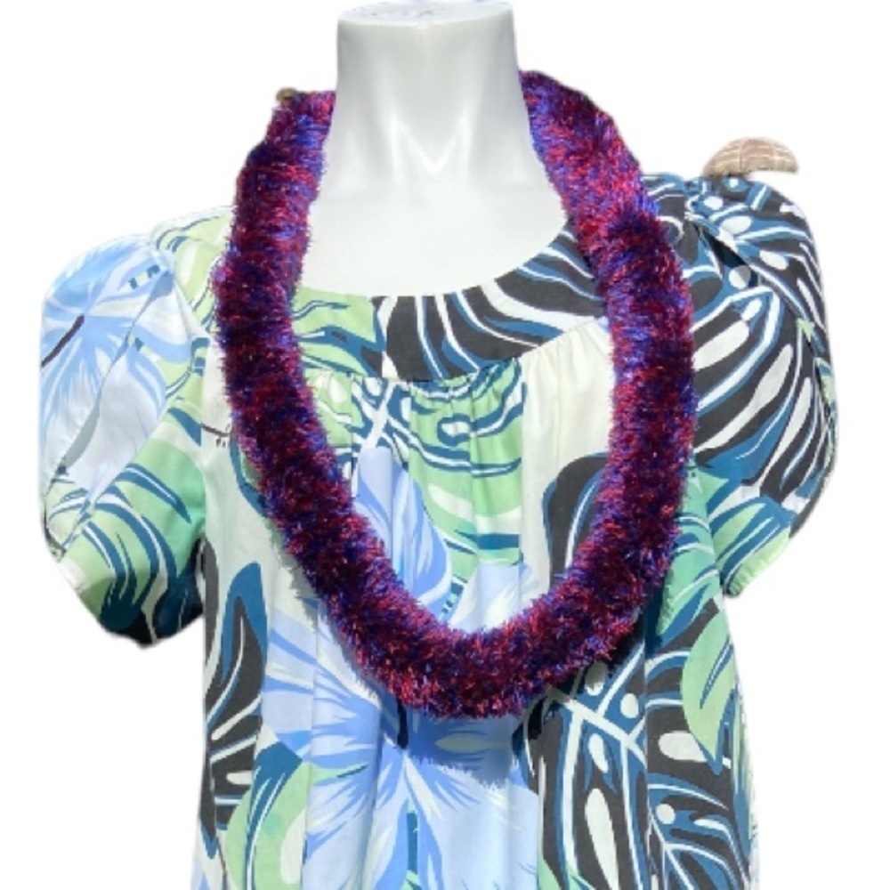 Hand Made Eyelash Yarn Lei Class of 2023 Graduation Celebration Made In Hawaii